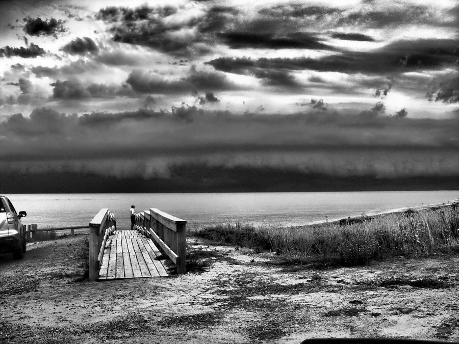 "Admirando la tormenta" de Arturo Rey