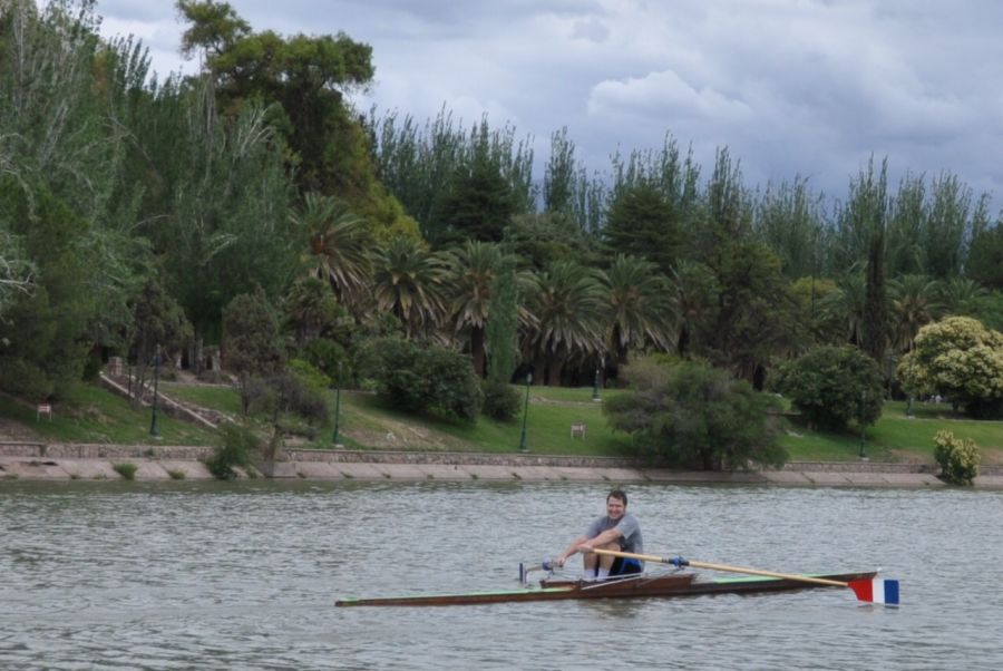 "CLUB MENDOZA DE REGATAS - PARQUE GRAL. SAN  MARTIN" de Jose Alberto Vicente