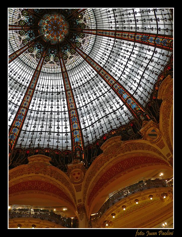 "GALERIAS LAFAYETTE- Paris" de Juan Antonio Paolini