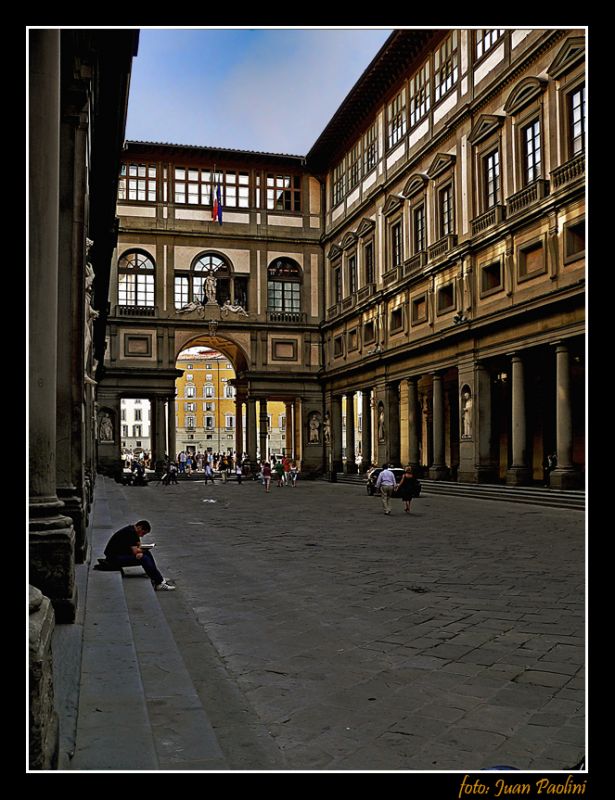 "PLAZA GLI UFFIZI-Florencia" de Juan Antonio Paolini