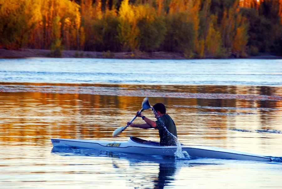 "`Remar en otoo`" de Jorge A. Cceres