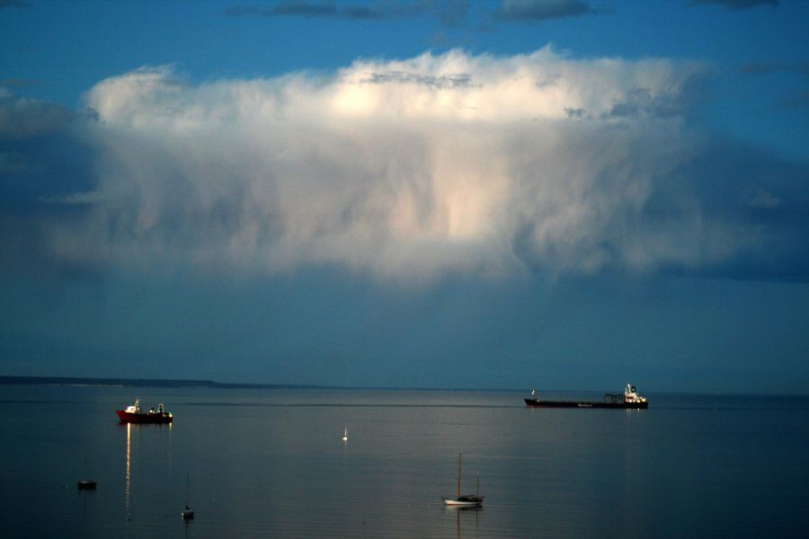 "serenidad  y tormenta !" de Adrian G Bertucci