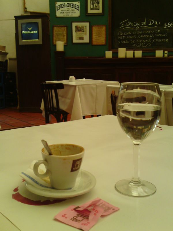 "cafeteando en el Cabildo" de Eduardo Grinspan