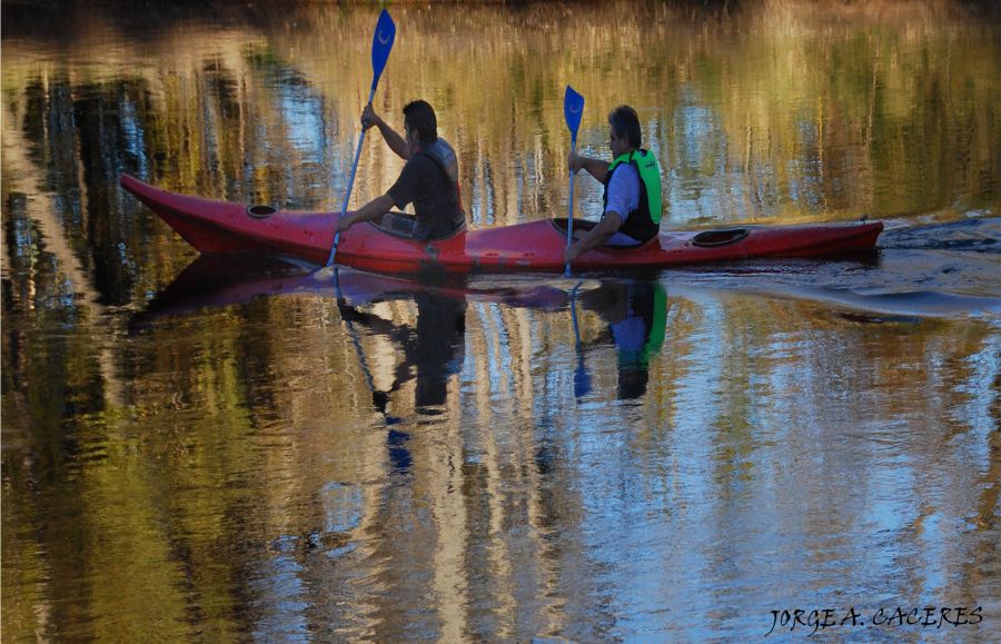 "`Remar es ... un arte`" de Jorge A. Cceres