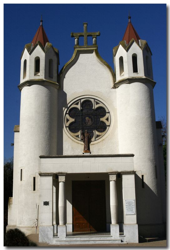 "Parroquia San Francisco Solano de cuerpo entero" de Maria Cristina Silva