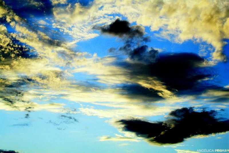 "azul - cor del cielo" de Anglica Pegas