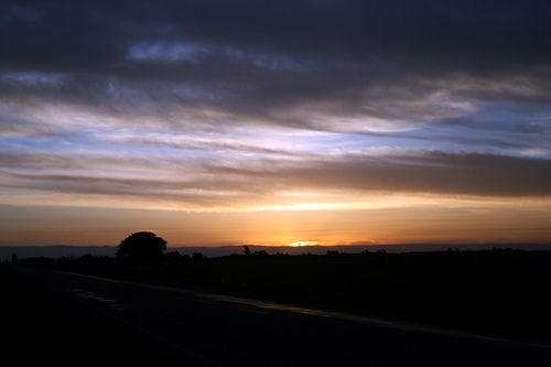 "Un rojo amanecer" de Daniel J. Farr