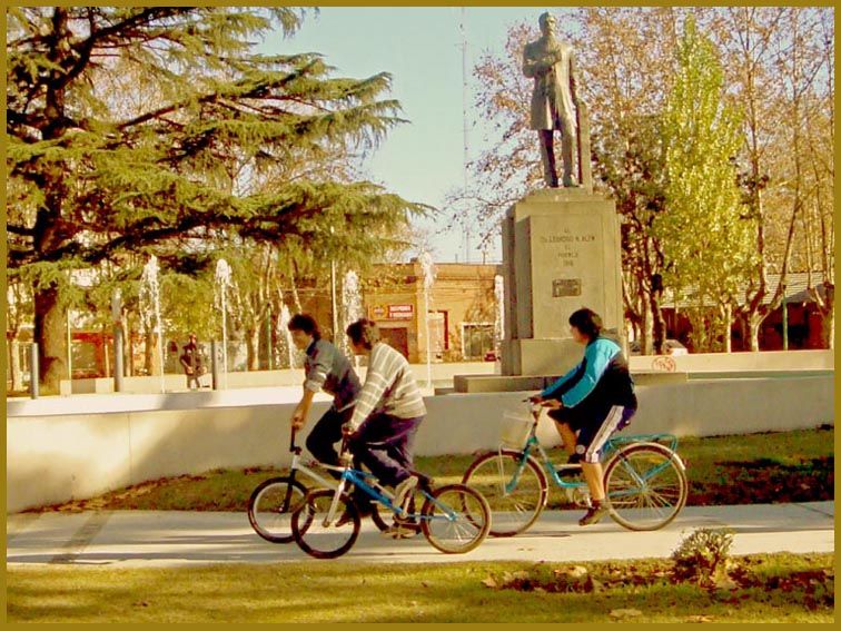 "plaza  de junn" de Vernica Dana