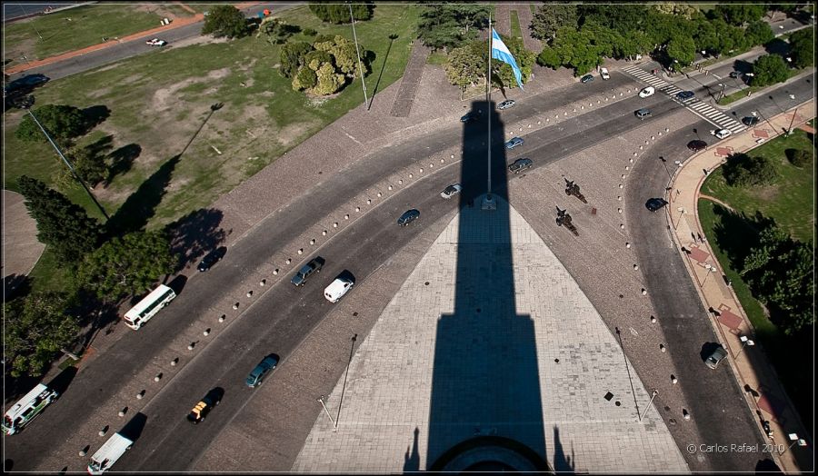 "la  bandera y el monumento" de Carlos Rafael