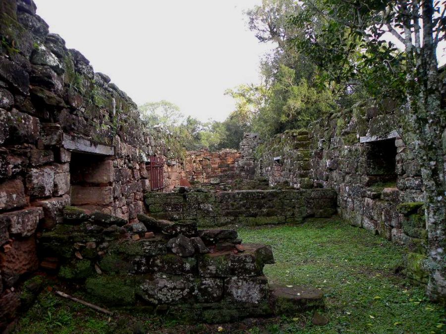 "ruinas" de Javier Adam