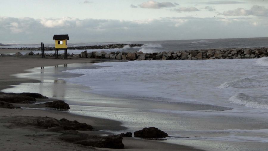 "1 ambiente con vista al mar" de Eduardo Ponssa