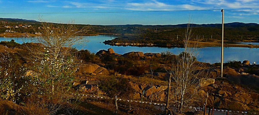 "El cielo y el lago" de Nora Lilian Iturbide ( Noral )