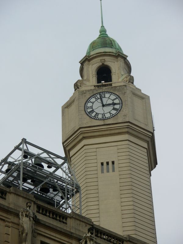 "reloj y campanas" de Mercedes Orden