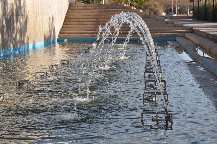 "`fuentes de Agua del Parque Central`" de Jose Alberto Vicente