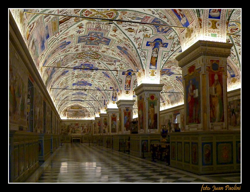 "BIBLIOTECA- El Vaticano" de Juan Antonio Paolini