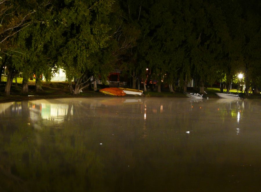 "reflejos en la tranquila noche" de Dante Escudero