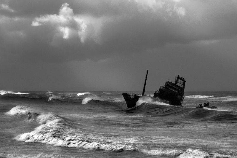 "Temporal sobre el barco hundido" de Eli - Elisabet Ferrari