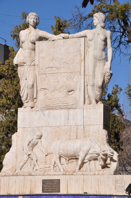 "MONUMENTO A LOS ESPAOLES" de Jose Alberto Vicente