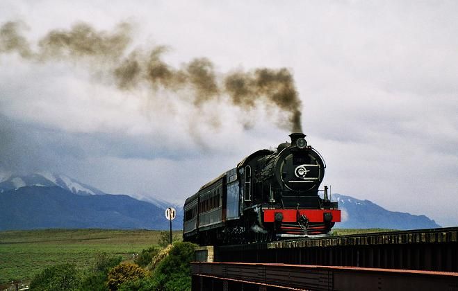 "`LA LOCOMOTORA`" de Paola Segade