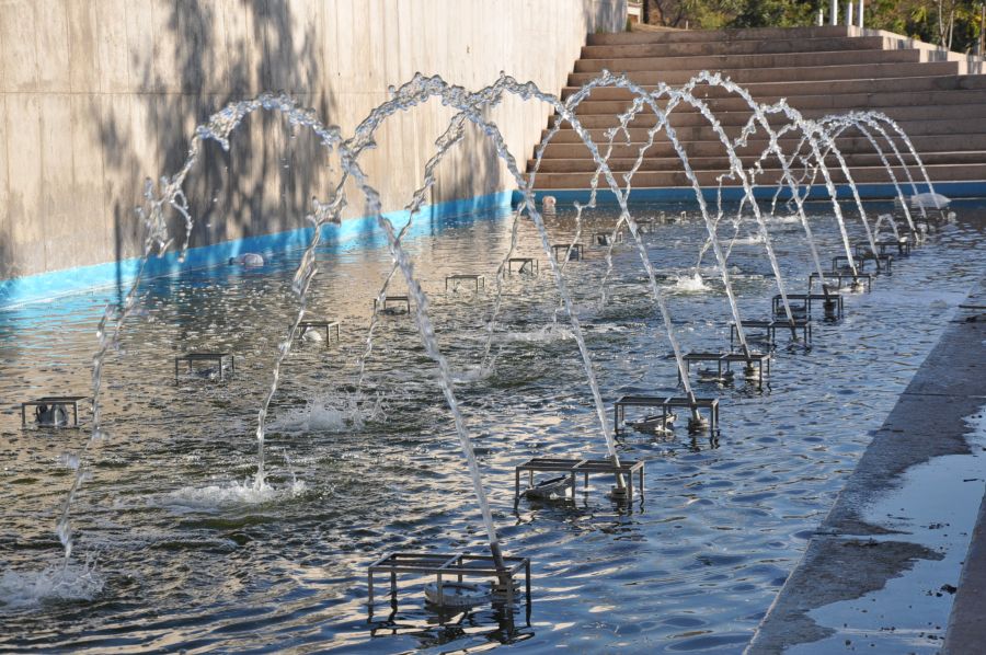 "FUENTES DEL PARQUE CENTRAL" de Jose Alberto Vicente