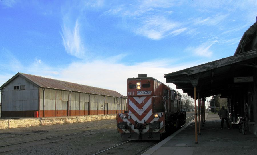 "Los trenes que..." de Jorge Zanguitu Fernandez