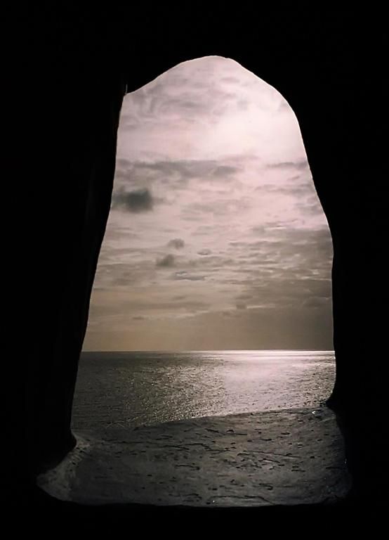 "Espiando al mar" de Mario Abad