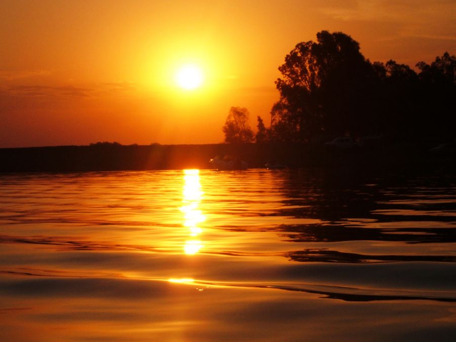 "atardecer en el lago" de Dante Escudero