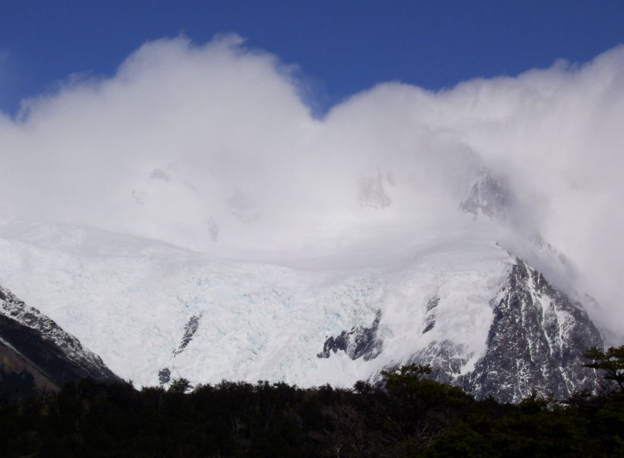 "entre nubes y montaas" de Dante Escudero