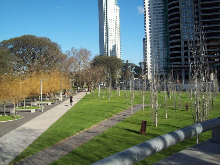 "por puerto madero" de Clara Wiskitski