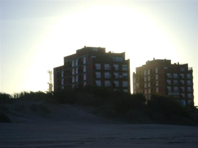 "Edificios con vista al mar" de Eduardo Garcia Valsi