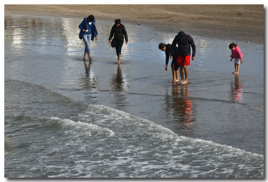 "En la playa 1" de Maria Cristina Silva