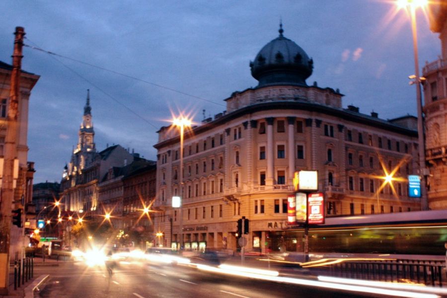 "Budapest Encanto en cada esquina 2" de Virgilio Rodriguez