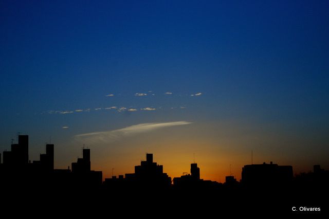 "Atardecer en Montevideo" de Carlos Olivares