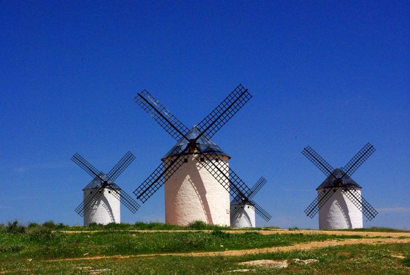 "No son gigantes... son molinos." de Felipe Martnez Prez