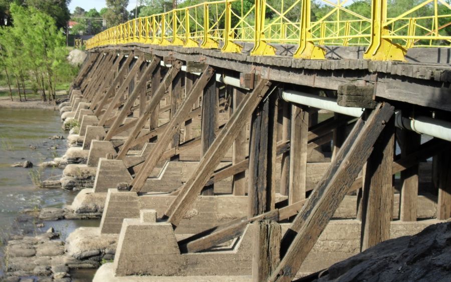 "Puente viejo" de Marcelo Machin