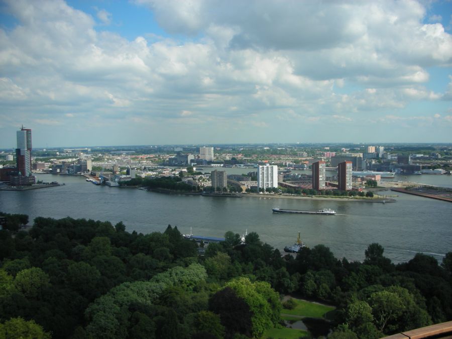 "Rotterdam desde el Euromast." de Vicente Hinostroza Villegas