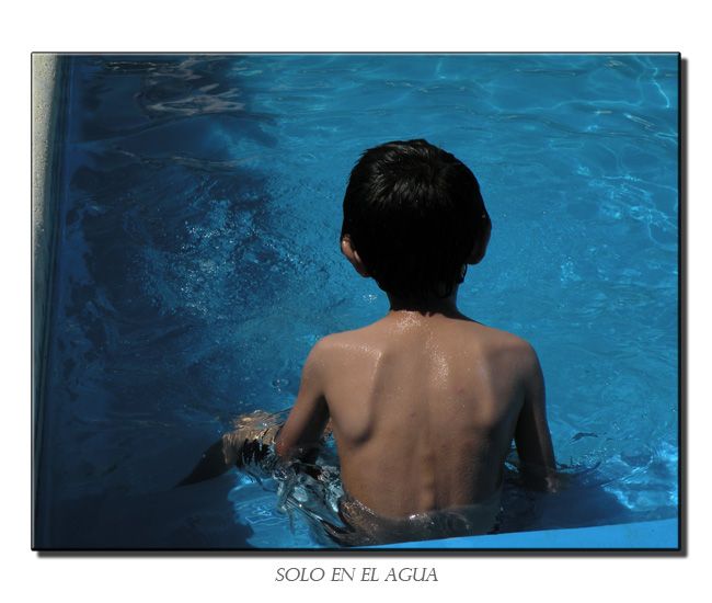 "solo en en agua" de Ariel Dario Albamonte