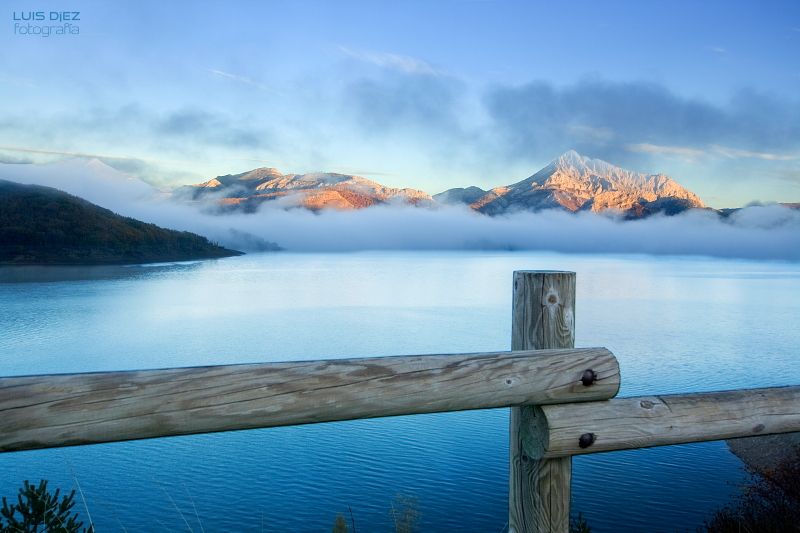 "embalse del Porma" de Luis Dez