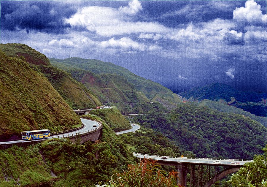 "Autopista" de Alberto Jara