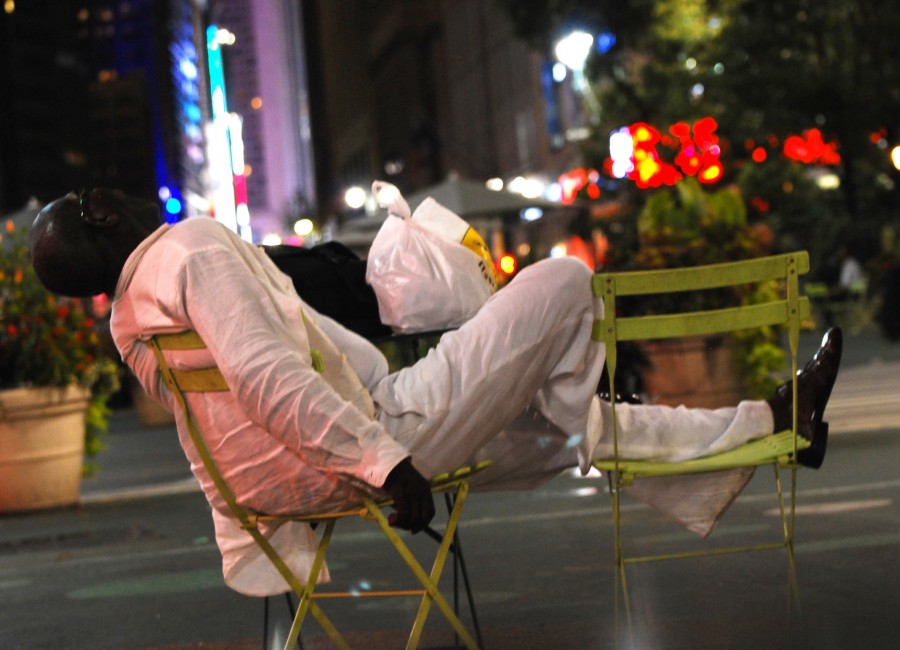 "descansando en la noche" de Julieta Langhi