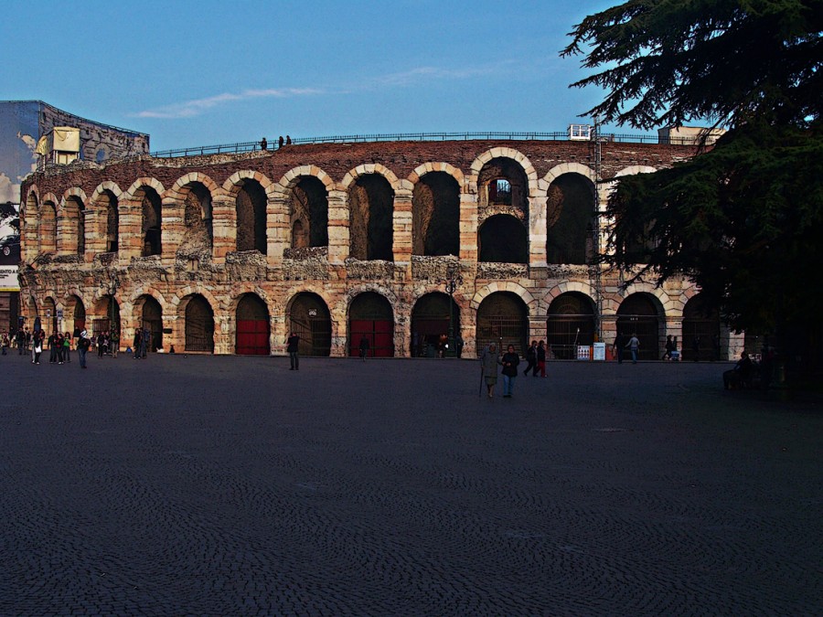 "Coliseo de Verona" de Roberto Bernabitti