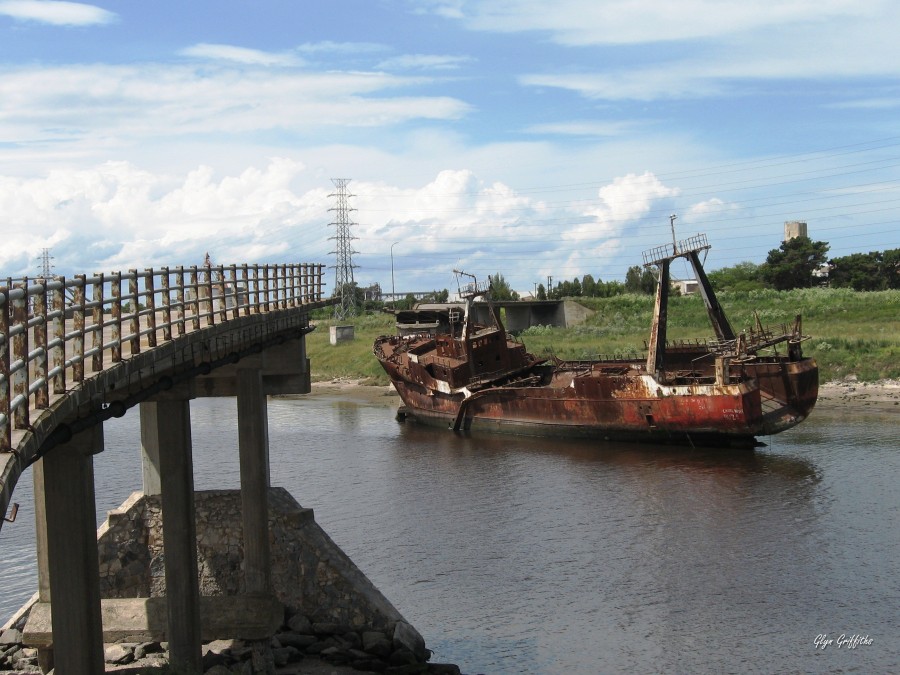 "El puente que dej de ser puente..." de Glyn Griffiths