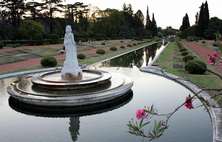 "La dama de la fuente" de Claudio H. Fibla