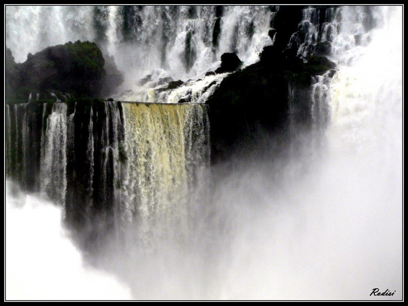 "Iguaz - `agua grande`..." de Roberto Di Siervi