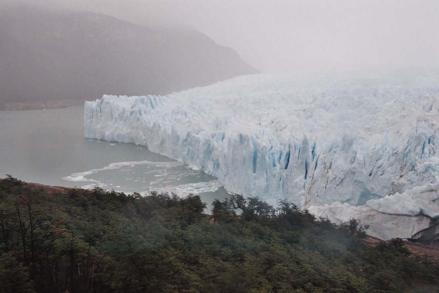 "`GLACIARES EN MOVIMIENTO-PERITO MORENO`" de Jose Alberto Vicente