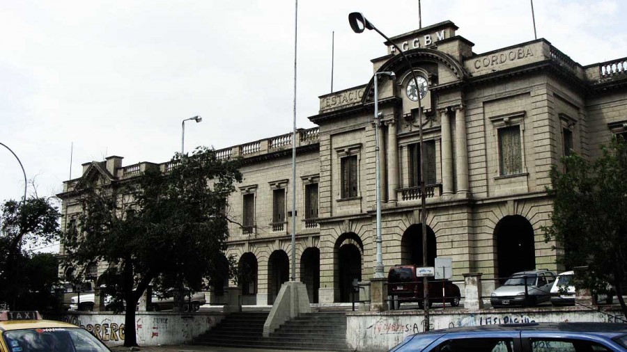 "Estacion de tren de cordoba" de Yenhy Flores