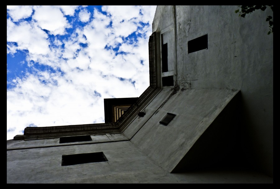 "Nubes al fondo" de Daniel Prez Kchmeister