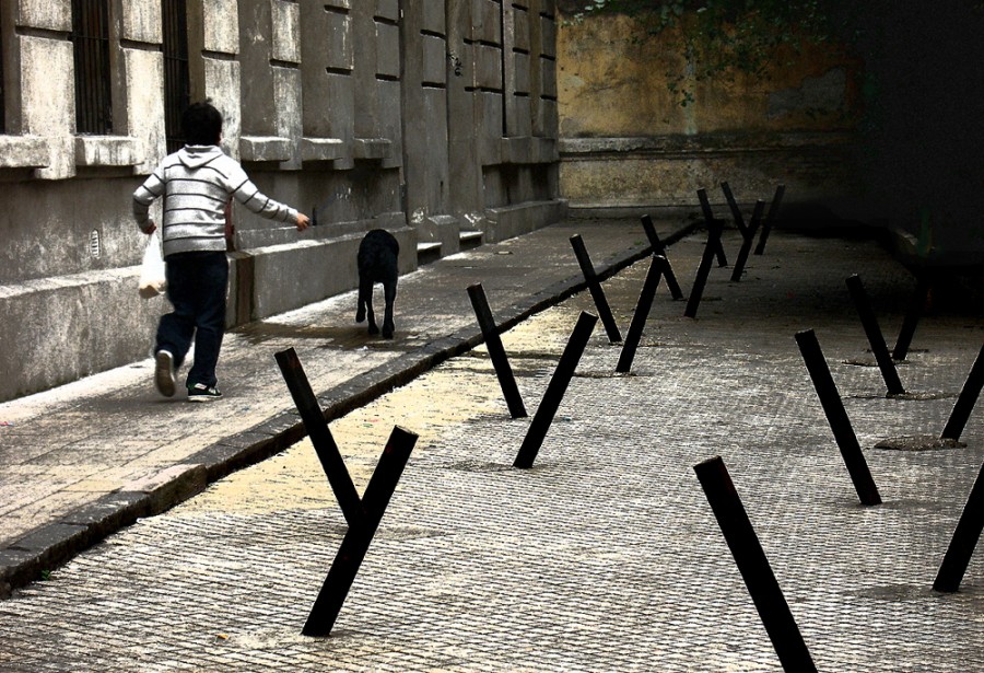"La calle donde los chicos no pueden jugar" de Miguel Buenaventura