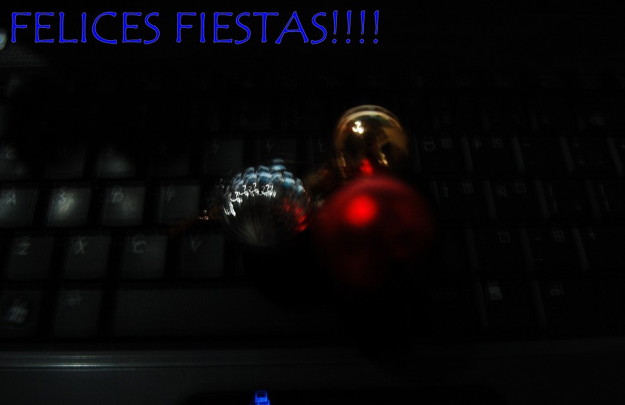 "Felices Fiestas Fotorevisteros...." de Romina Esponda