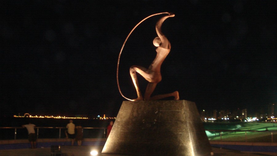 "Monumento India Iracema en Fortaleza, Brasil" de Alberto Rodolfo Dillon